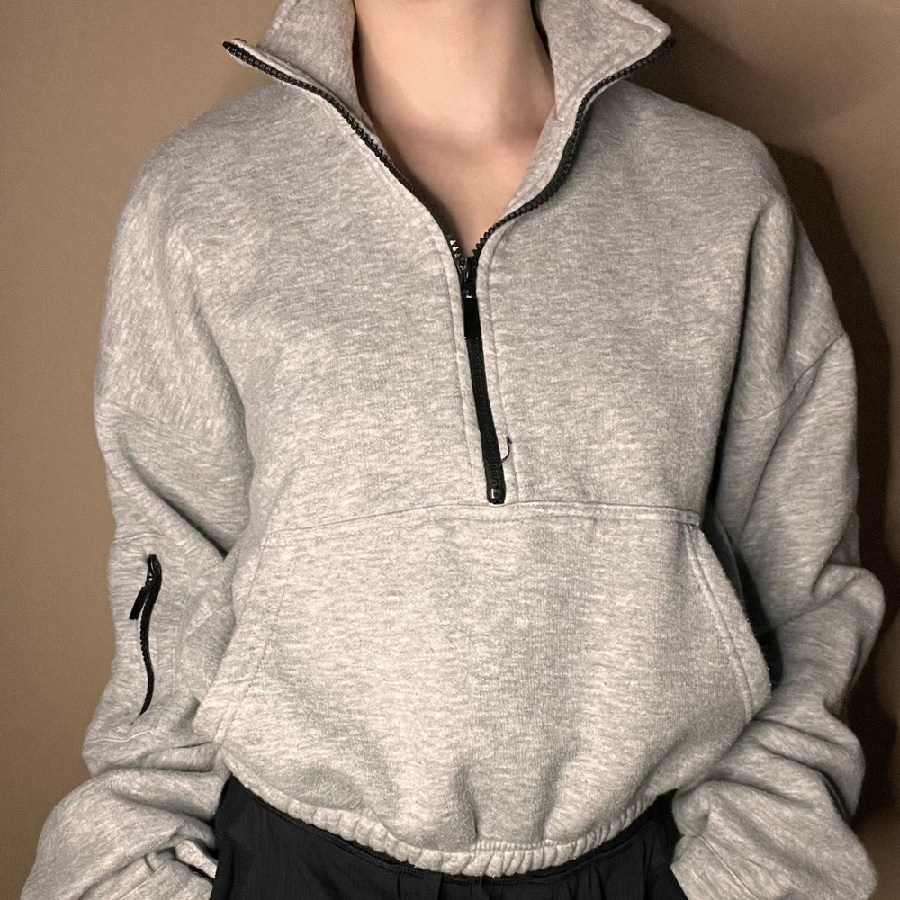 ✨PrettyLittleThing SWEATER✨